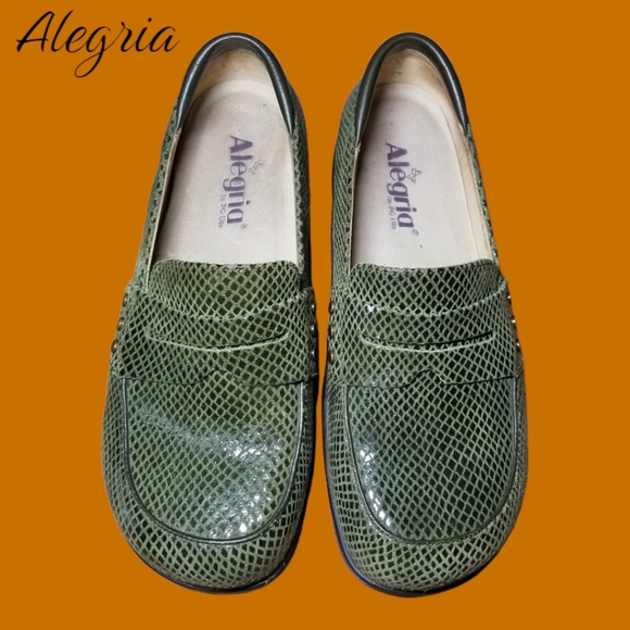 Alegria Taylor Pro Olive Glossy Snake Penny Loafer - Picture 5 of 10